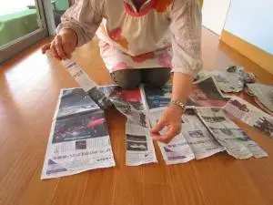 写真：ほうきの作り方1