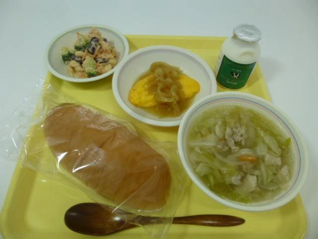 写真:11月15日(火曜)給食
