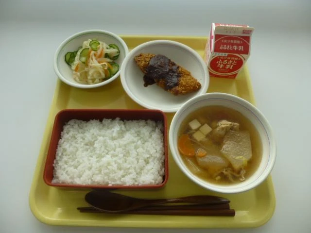 写真:10月3日(月曜)給食