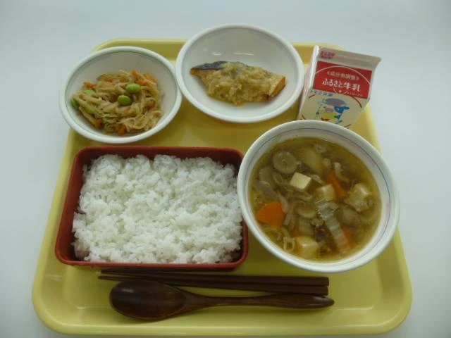 写真:10月6日(木曜)給食