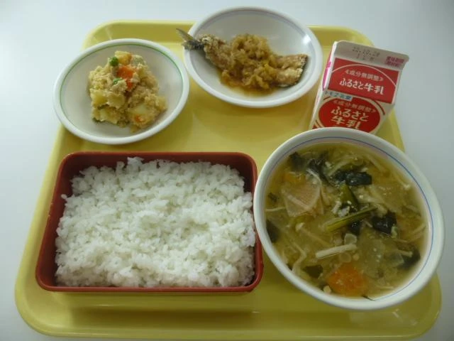 写真:10月18日(火曜)給食