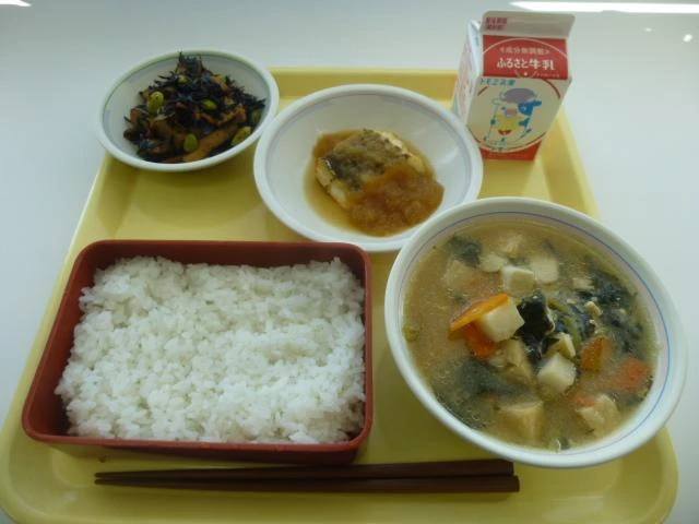 写真:12月8日(木曜)給食