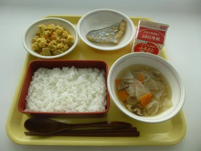 写真:10月3日(月曜)給食