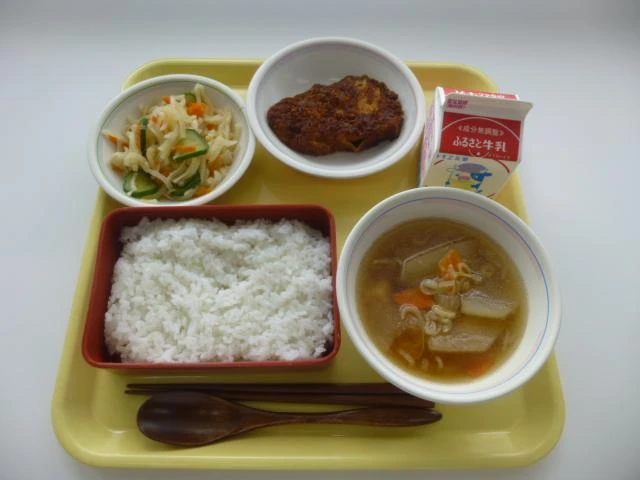写真:10月4日(火曜)給食