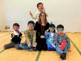 写真：子どもたちと記念撮影