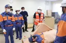 写真:避難行動要支援者搬入訓練の様子