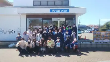 写真：記念撮影の様子