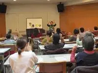 写真:手遊びの様子