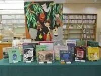写真：壁飾りと展示絵本