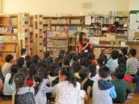 写真：黒内小学校2年生　ブックトークの様子3