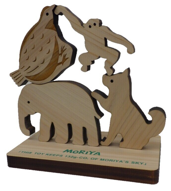 写真：国産材を使った木製おもちゃ