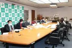 写真:会議中の様子
