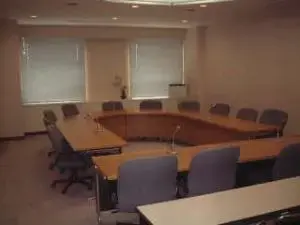 写真:委員会室の風景