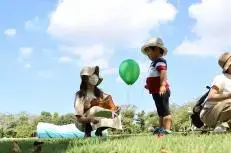 写真：市内公園と親子