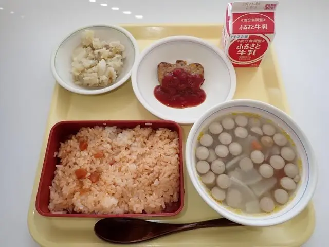 写真:10月27日(金曜)給食