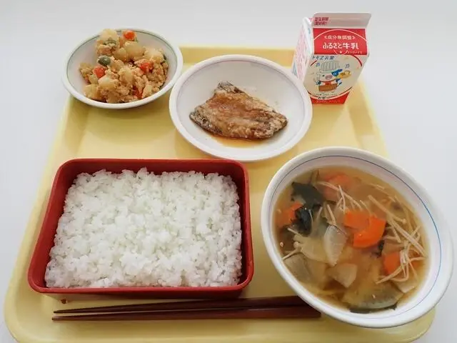 写真:10月12日(木曜)給食