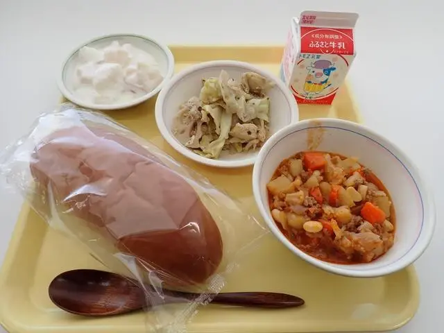写真:10月17日(火曜)給食