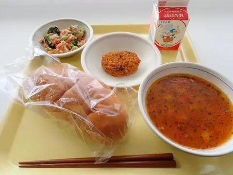 写真:10月24日(火曜)給食