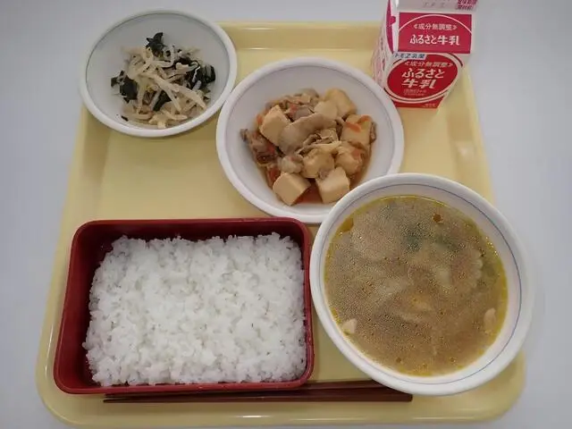写真:11月6日(月曜)給食
