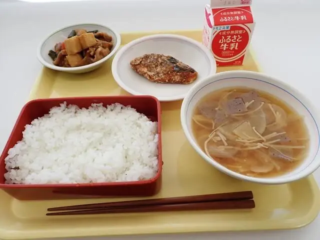 写真:10月10日(火曜)給食