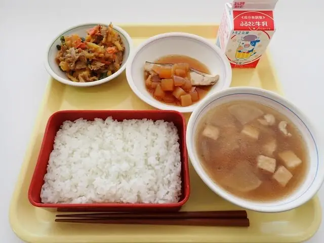 写真:10月12日(木曜)給食