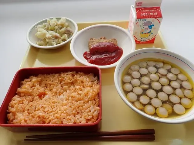 写真:10月31日(火曜)給食