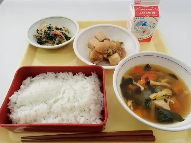 写真:11月13日(月曜)給食