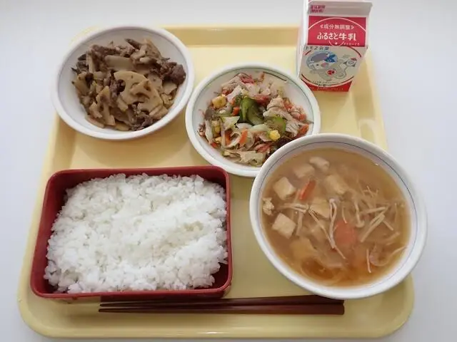 写真:10月3日(火曜)給食