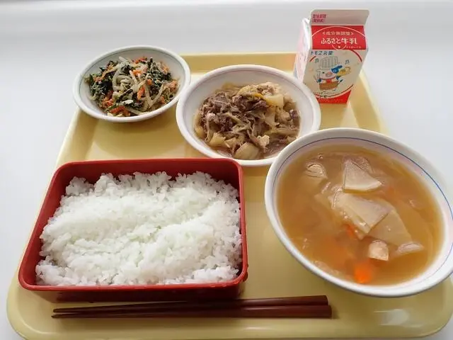 写真:10月24日(火曜)給食