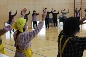 写真:守谷音頭を踊る様子