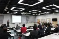 写真:市長の講評の様子