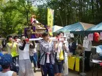 写真:学生神輿