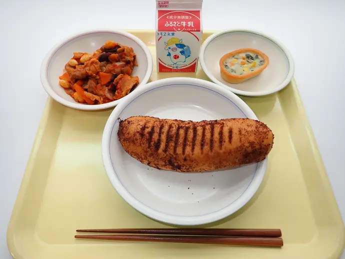 写真:10月8日(火曜)給食