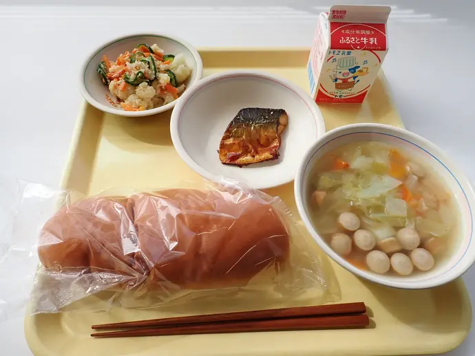写真:10月22日(火曜)給食