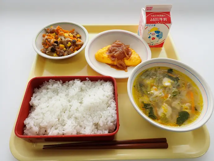 写真:10月1日(火曜)給食