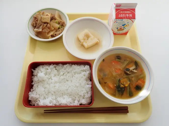 写真:11月28日(木曜)給食