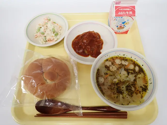 写真:11月15日(金曜)給食