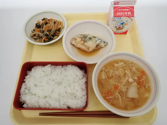 写真:11月18日(月曜)給食