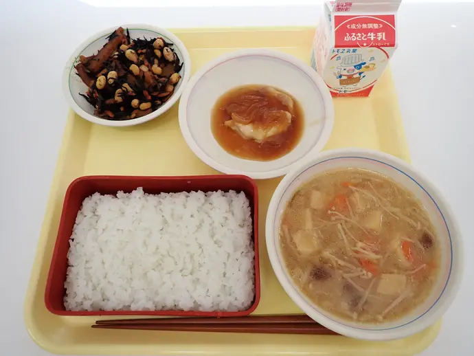 写真:11月25日(月曜)給食