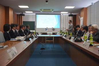 保健福祉分科会でつくばみらい市の類似する取組を視察に行った様子