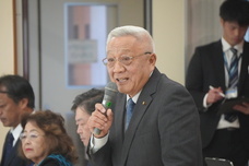 開催の挨拶をする寺田議長