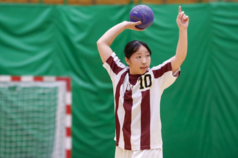 競技中の倉持さん