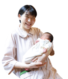 お母さんが赤ちゃんを抱っこしている写真