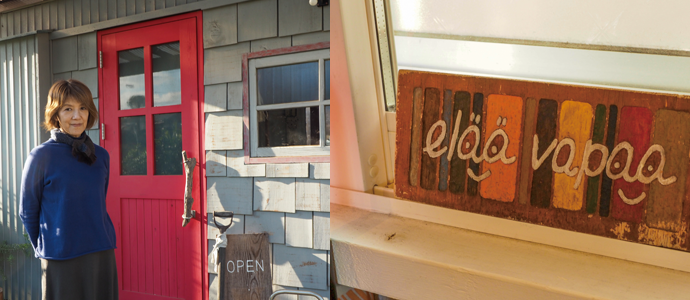 kissa elaa vapaa店主の田中さんとショップのプレート